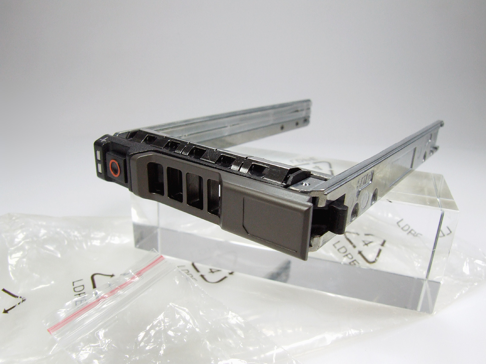 DELL PowerEdge 2.5" SFF hot-plug rámeček